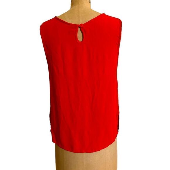 Red Phool Crepe Sleeveless Blouse Tank - Picture 3 of 8